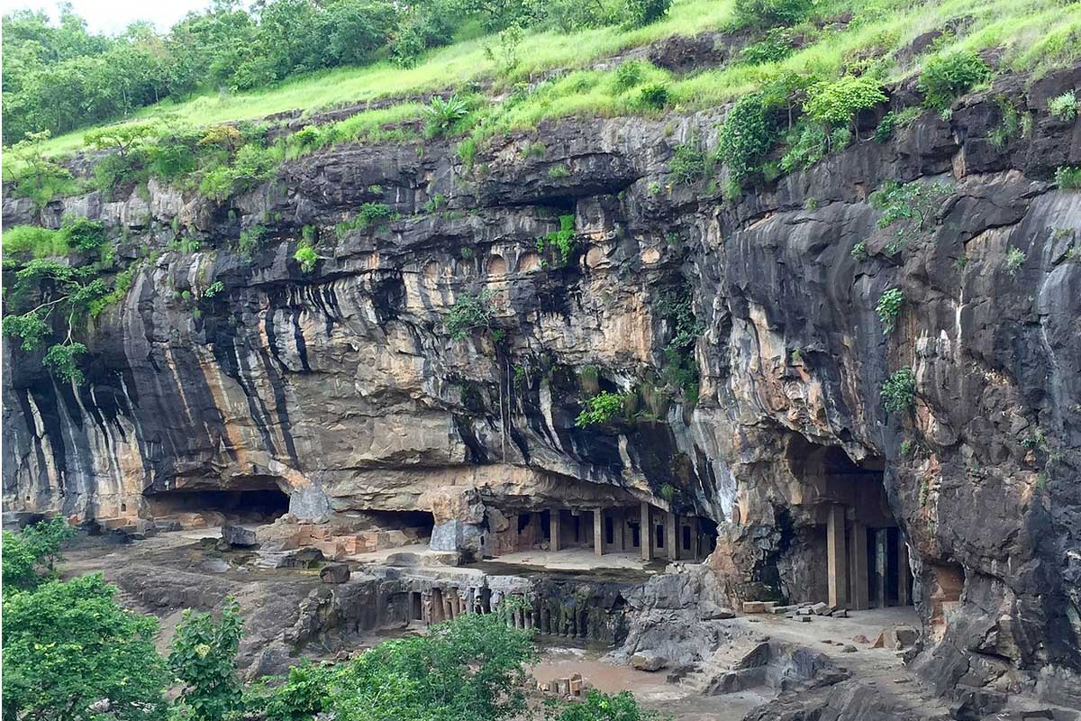 https://www.marathwadatourism.com/en/wp-content/uploads/2019/04/Pitalkhora_Caves-1.jpg?utm_source=chatgpt.com