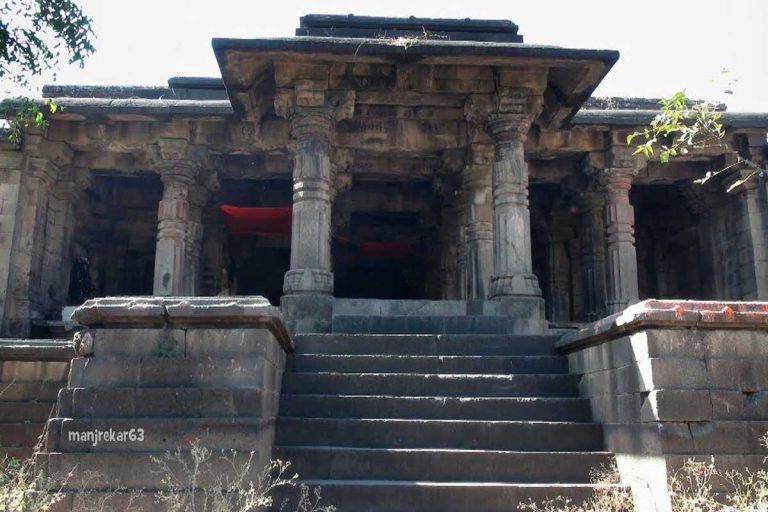 चारठाणा धार्मिक स्थळ – ऐतिहासिक हेमाडपंती मंदिरे